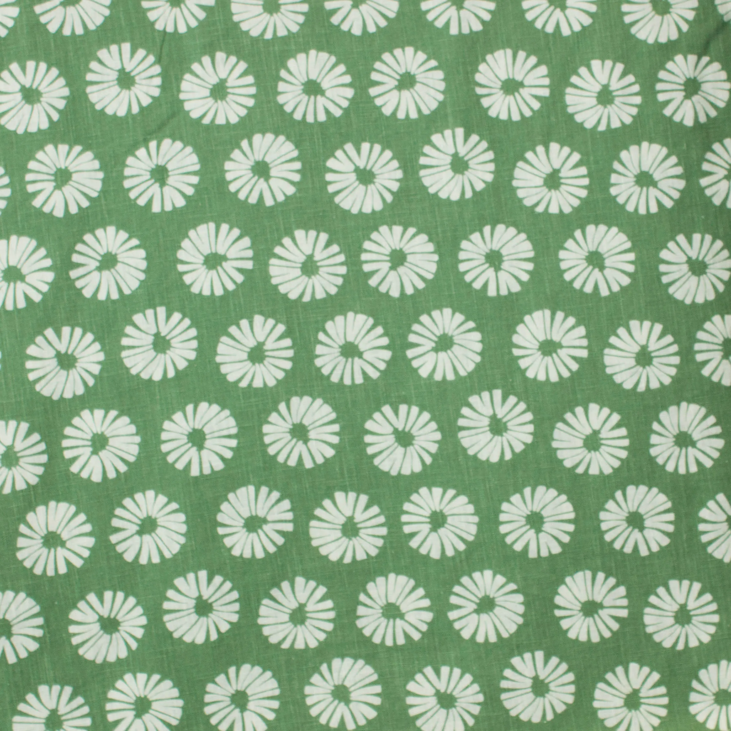 Linnen katoen met groen met witte bloemen